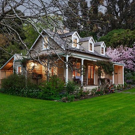 Mill Cottage - boutique accommodation&garden Akaroa Esterno foto