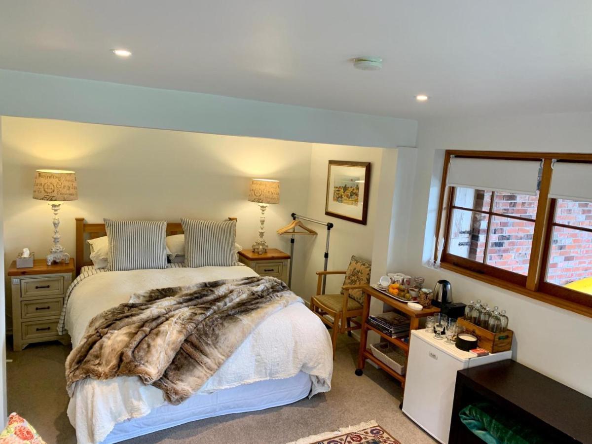 Mill Cottage - boutique accommodation&garden Akaroa Esterno foto