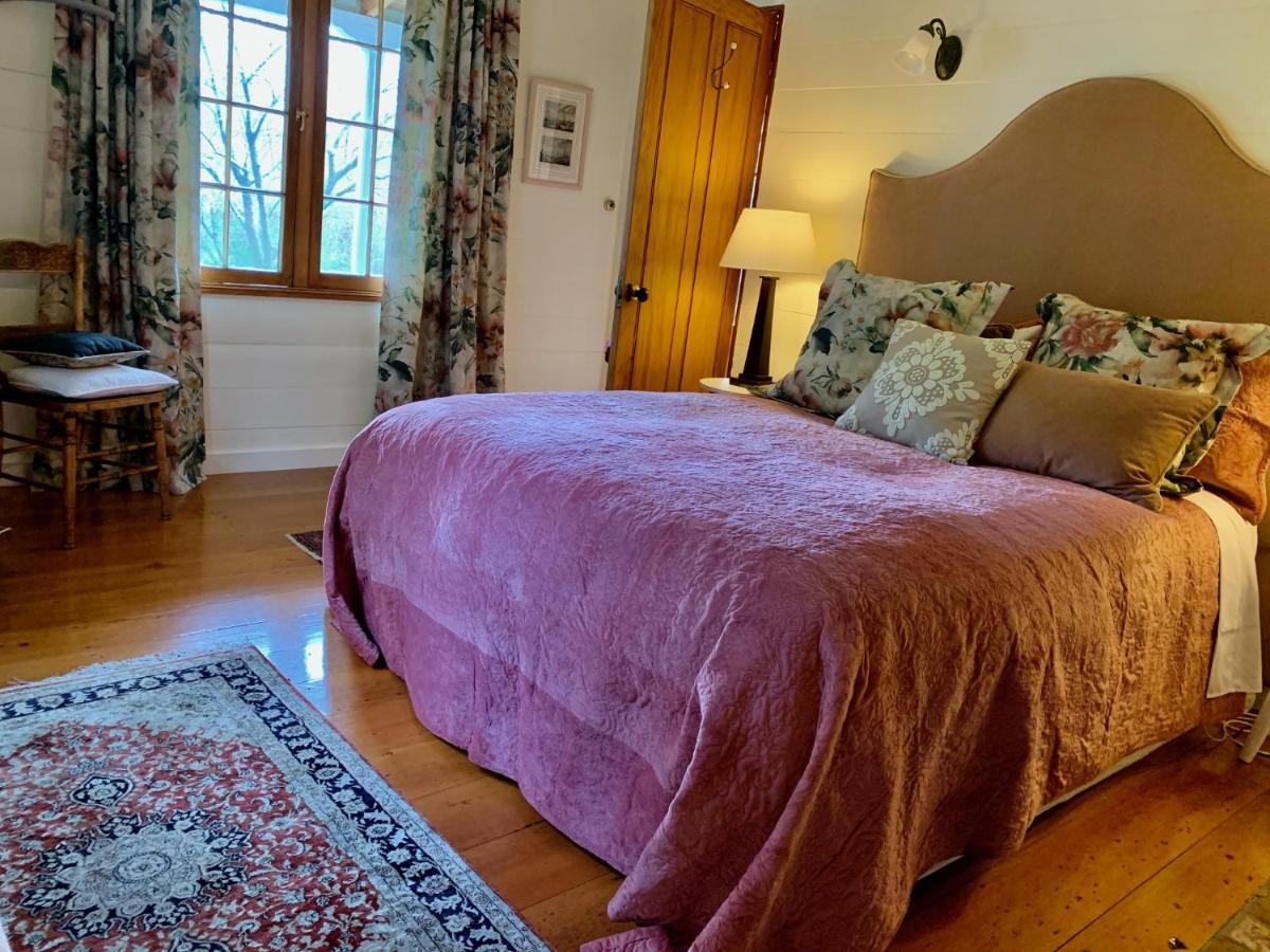 Mill Cottage - boutique accommodation&garden Akaroa Esterno foto