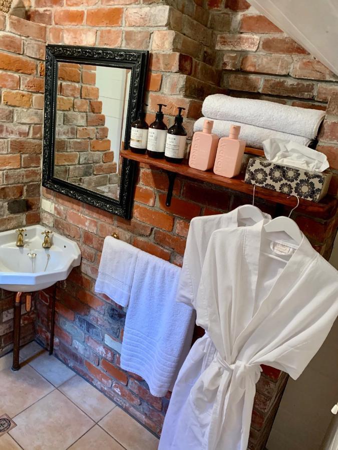 Mill Cottage - boutique accommodation&garden Akaroa Esterno foto