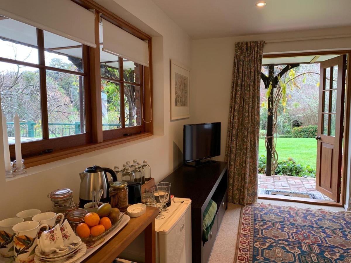 Mill Cottage - boutique accommodation&garden Akaroa Esterno foto